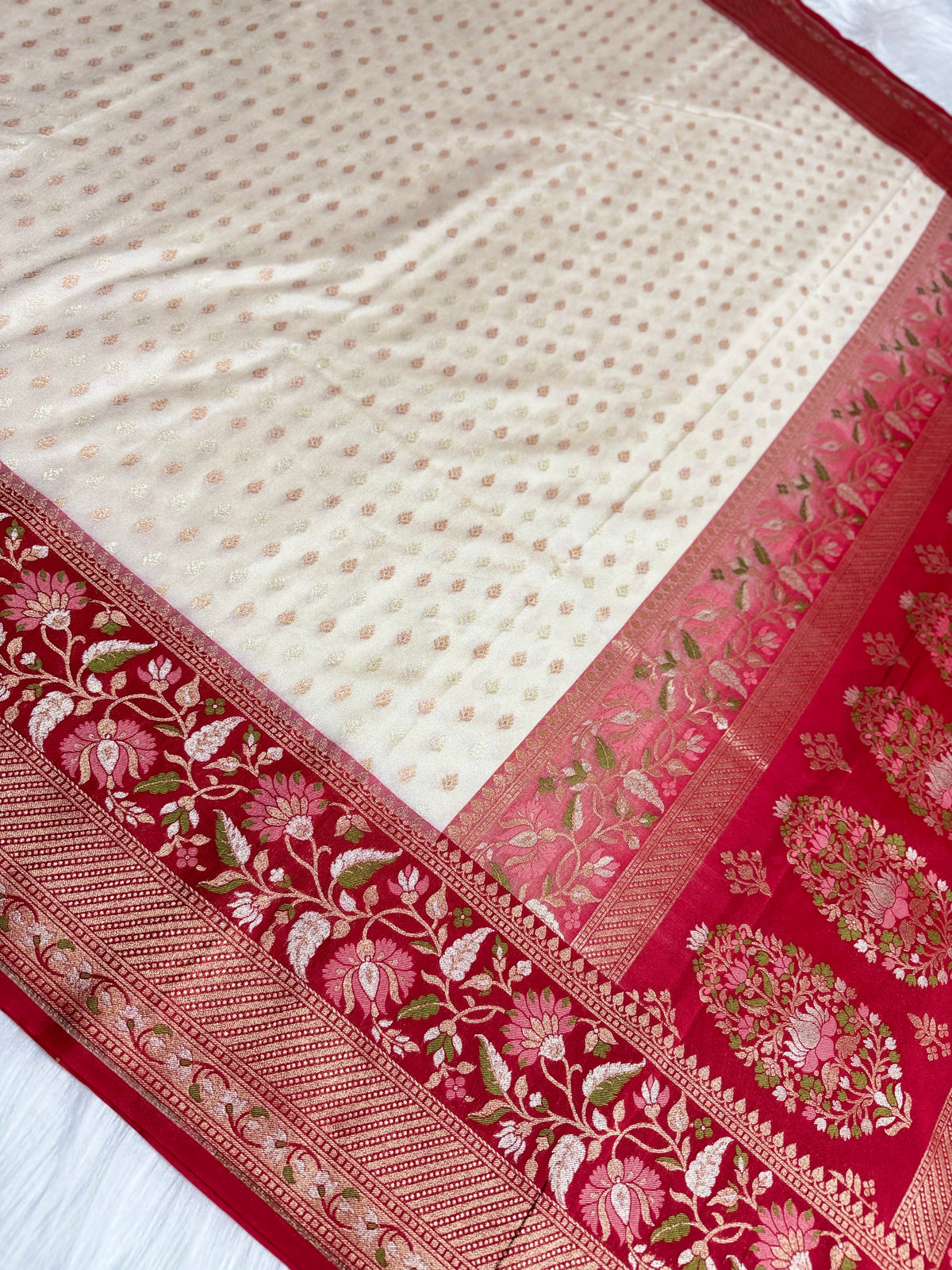 Semi Kataan Silk Banarasi Saree with Multi Meena Border & Booti in Pot