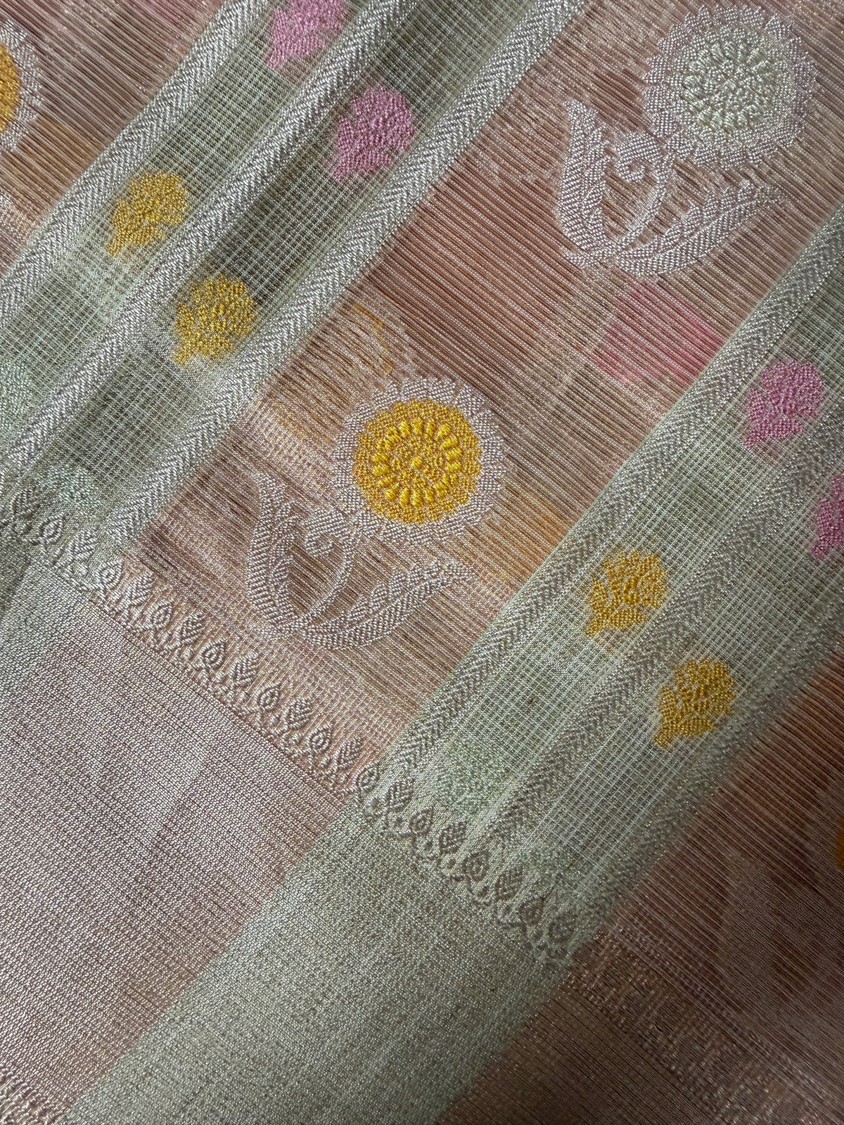Banarasi Kora Elegant Patti (Stripe) Weaving