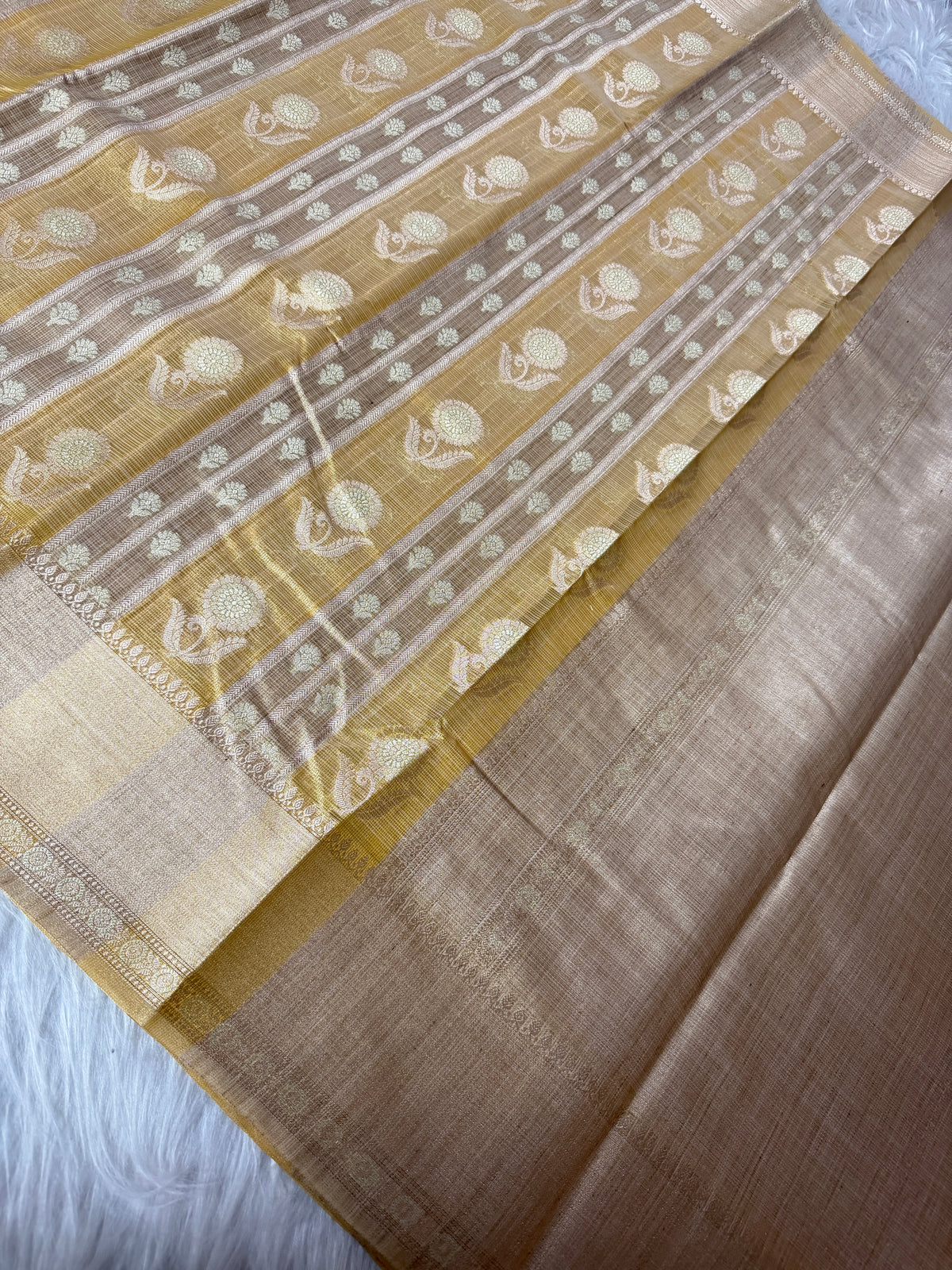 Banarasi Kora Elegant Patti (Stripe) Weaving
