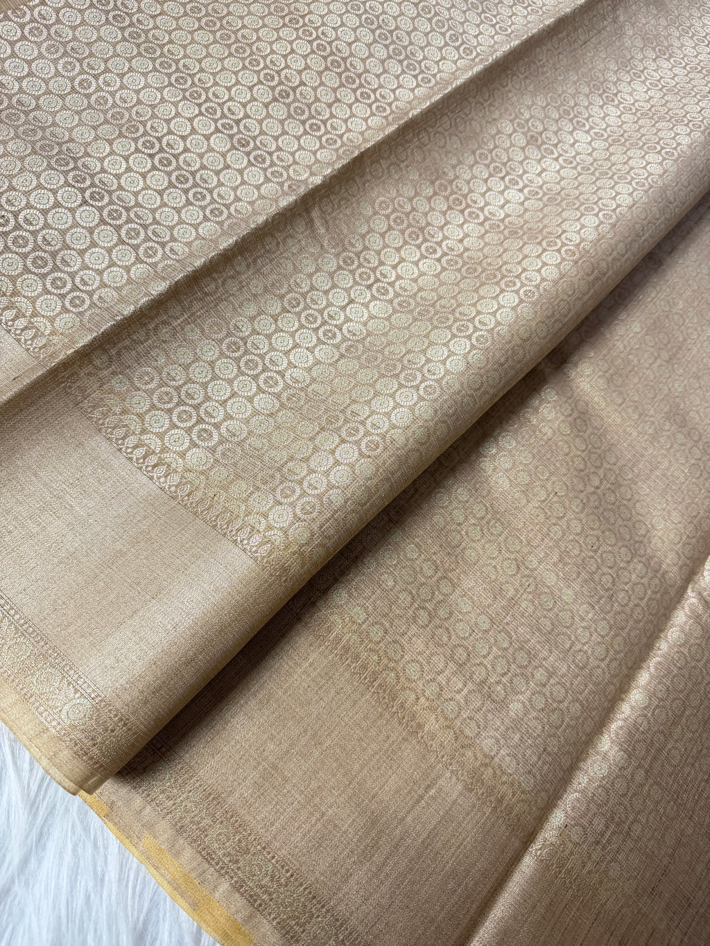 Banarasi Kora Elegant Patti (Stripe) Weaving
