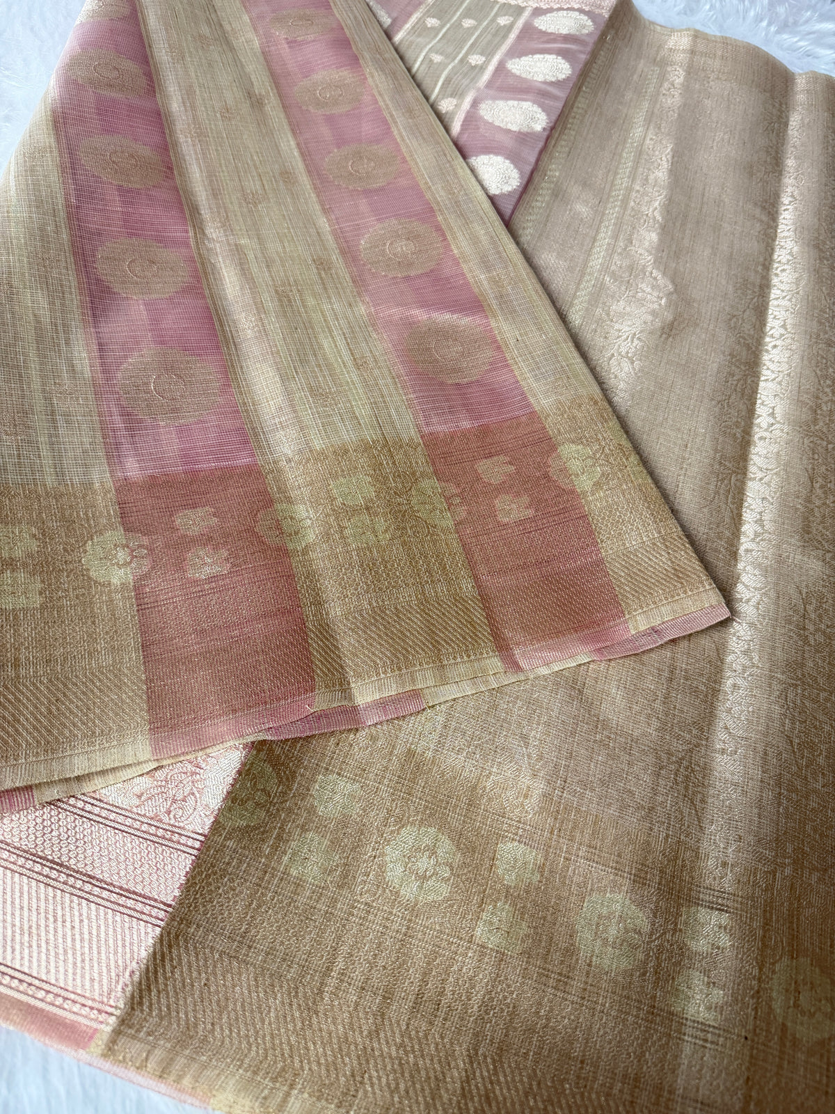 Banarasi Kora Elegant Patti (Stripe) Weaving
