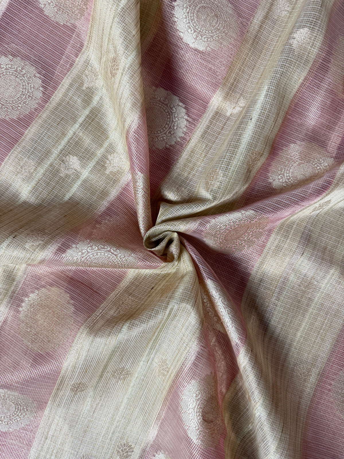Banarasi Kora Elegant Patti (Stripe) Weaving