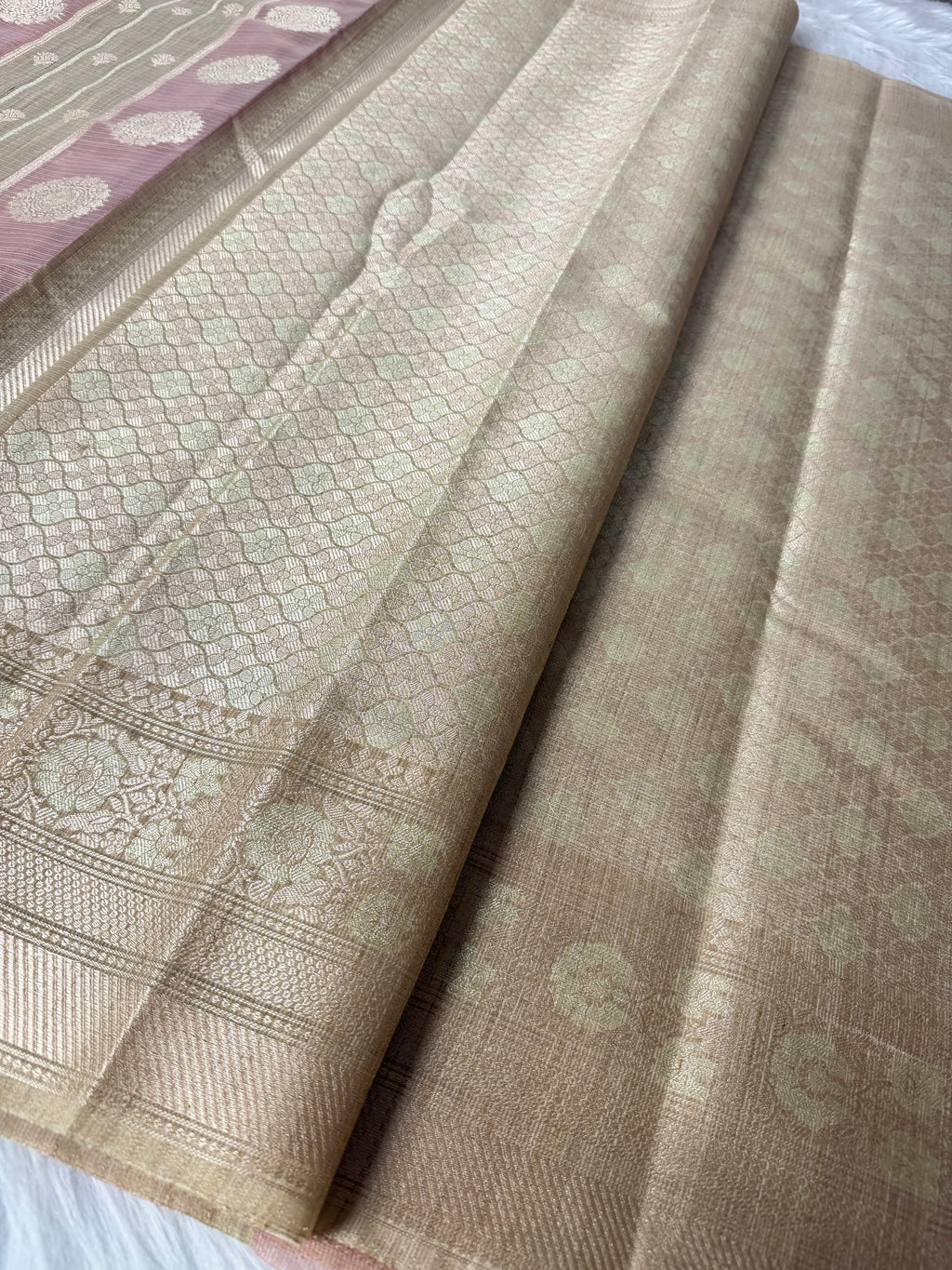 Banarasi Kora Elegant Patti (Stripe) Weaving