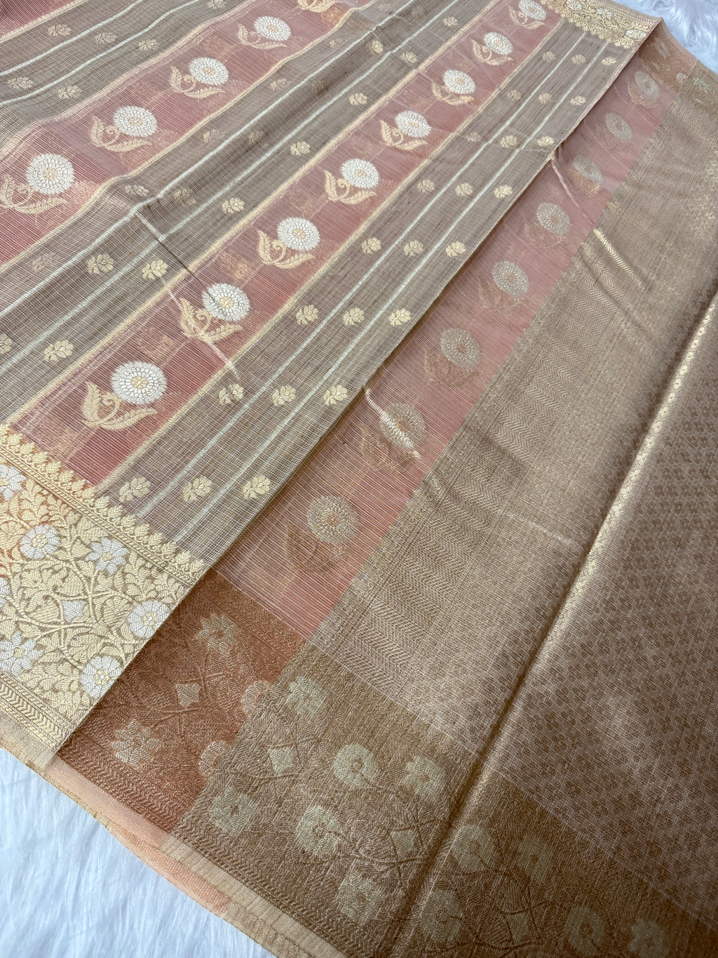 Banarasi Kora Elegant Patti (Stripe) Weaving
