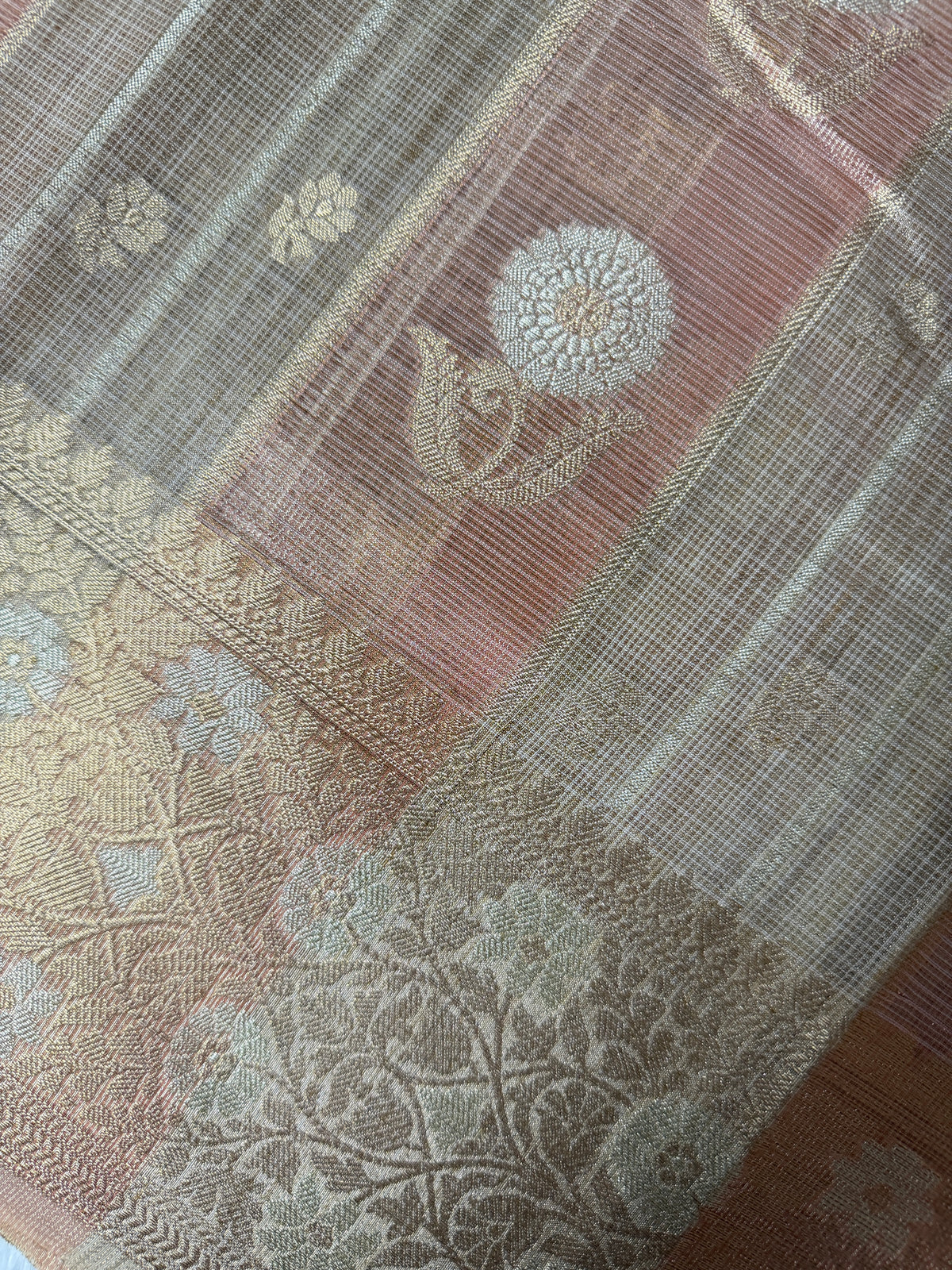 Banarasi Kora Elegant Patti (Stripe) Weaving