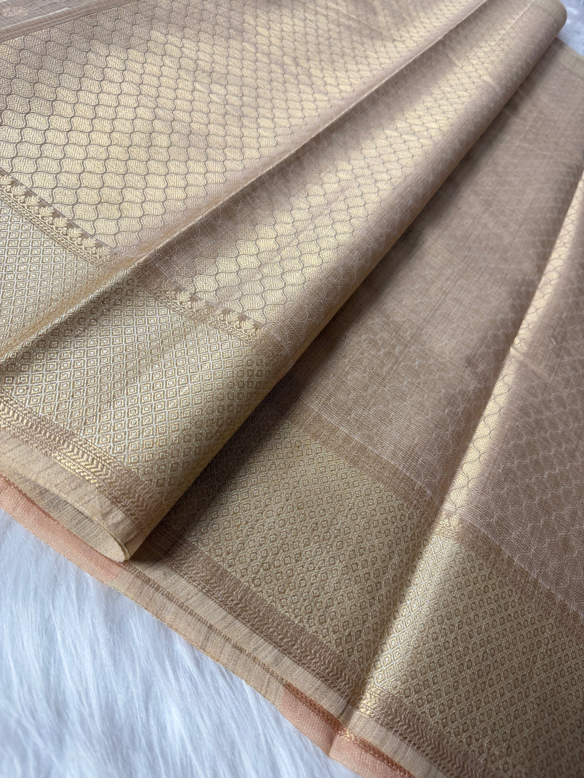 Banarasi Kora Elegant Patti (Stripe) Weaving