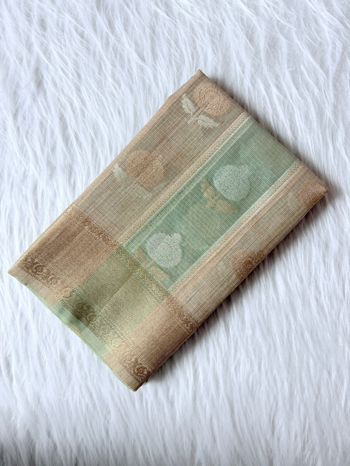 Banarasi Kora Elegant Patti (Stripe) Weaving