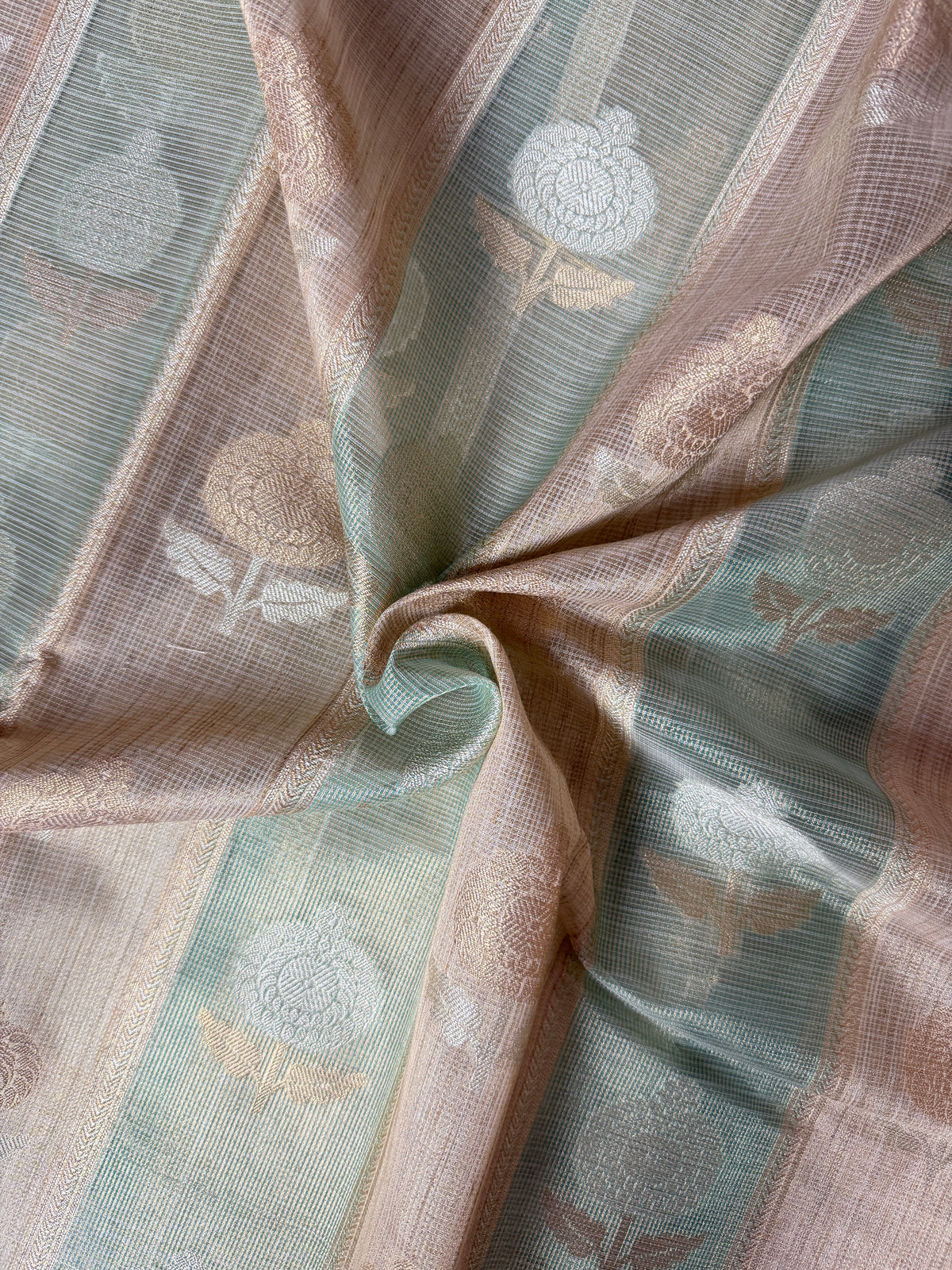 Banarasi Kora Elegant Patti (Stripe) Weaving
