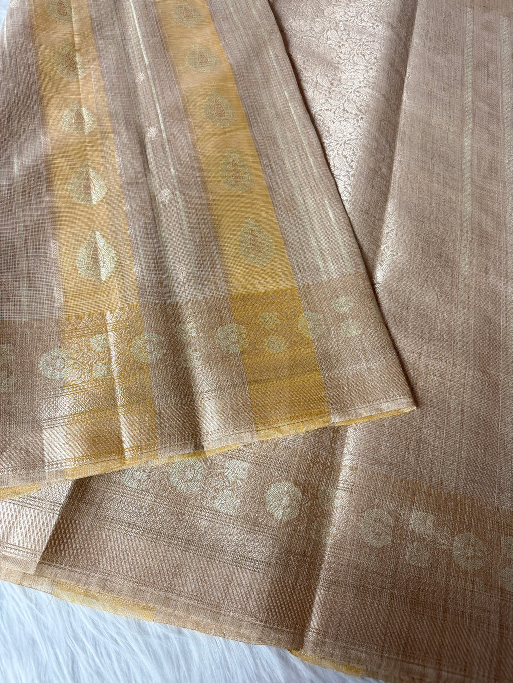 Banarasi Kora Elegant Patti (Stripe) Weaving