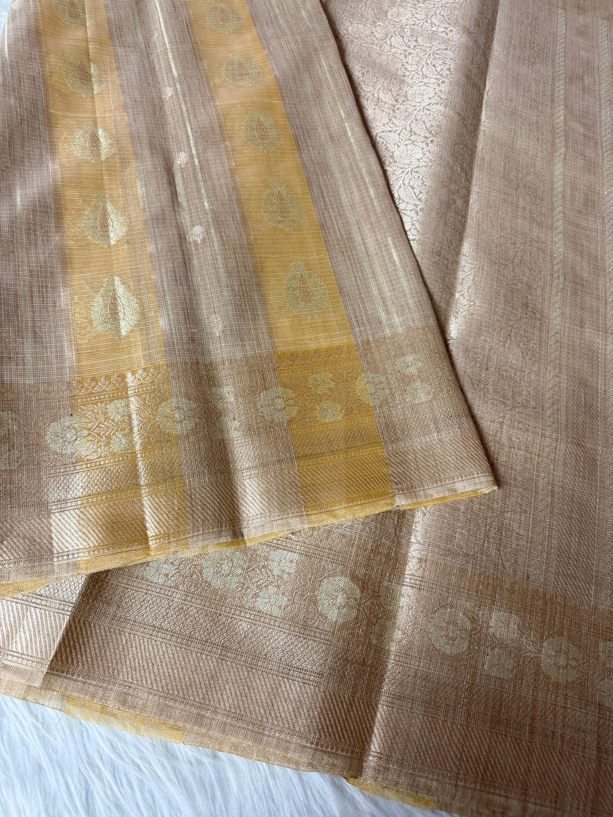 Banarasi Kora Elegant Patti (Stripe) Weaving