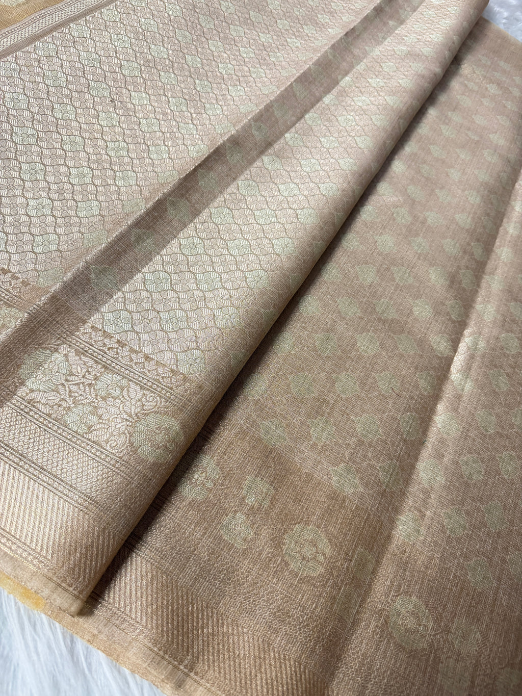 Banarasi Kora Elegant Patti (Stripe) Weaving