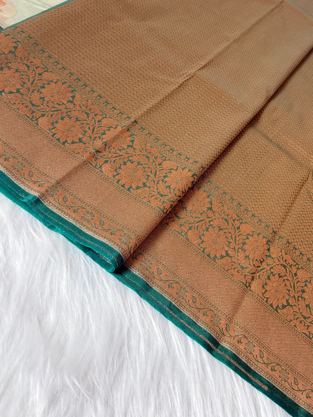 Kora Tissue Saree with Kadhiyal Border & Traditional Pallu